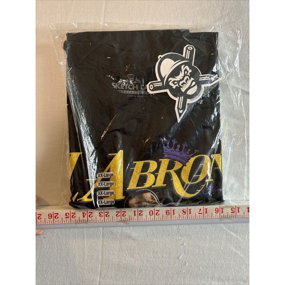 NIP Lebron James Los Angeles Lakers Sketch Labs T-Shirt - Size 2XL (Unopened)